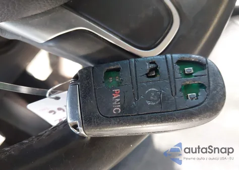 2015 Chrysler 300 Limited из США, поврежденный, VIN 2C3CCARG5FH760766